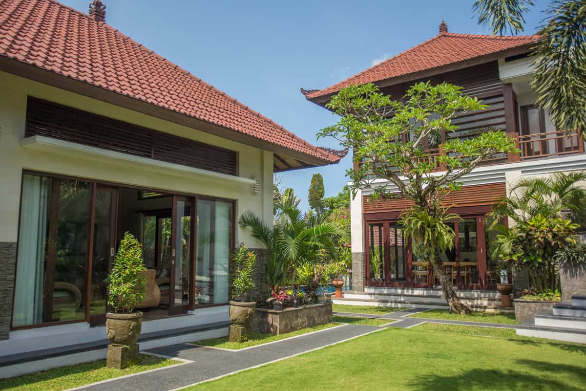 LUXURY 4 BEDROOM VILLA IN UMALAS BALI FOR SALE LEASEHOLD BE-1145 